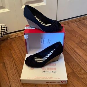American eagle black wedges